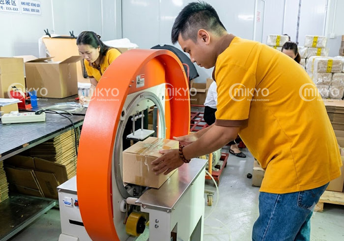 toi uu chi phi dong thung thuc pham bang may quan fxw3040