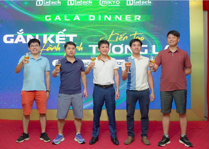 Ban lãnh đạo khai mạc gala dinner