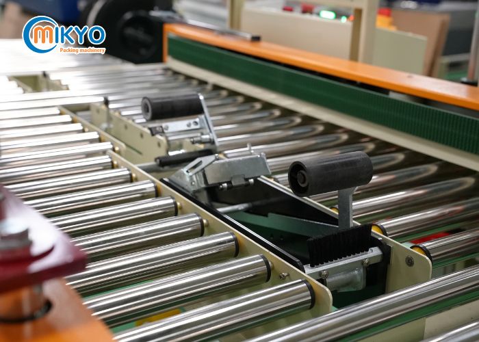 Băng tải máy dán thùng