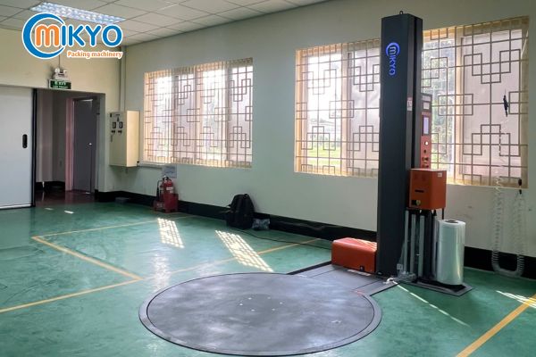 Lắp đặt máy quấn màng âm sàn cho máy quấn màng