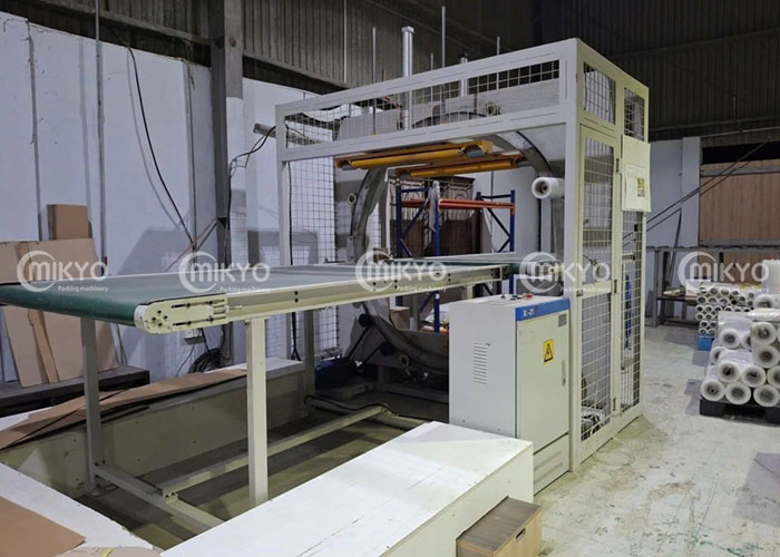 Mikyo bàn giao thành công Máy quấn màng ngang tự động cho doanh nghiệp nội thất
