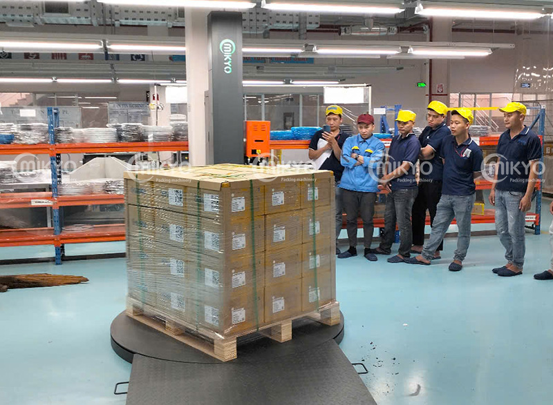 Máy quấn màng pallet MK-1624-PS quấn pallet trơn tru