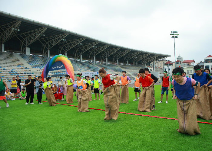 Môn thể thao nhảy bao bố Intech