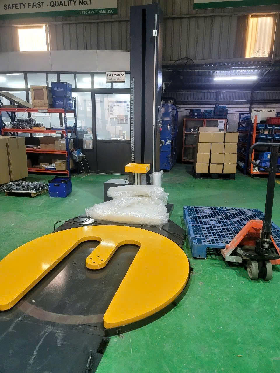 Bàn xoay quấn màng PE dạng chữ E (E-Shape Turntable)