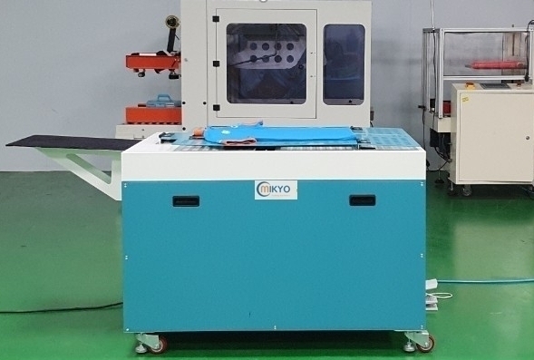 clothing folding machine model at 450